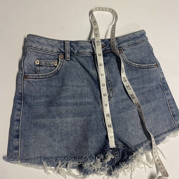 Women's Topshop Size 4 Mom Shorts Denim Jean High Rise Cutoff Raw Hem Festival - Picture 4 of 6